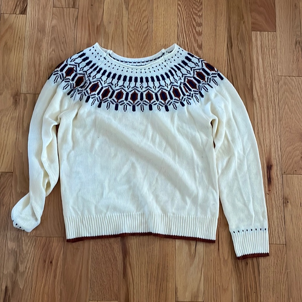 Light weight sweater